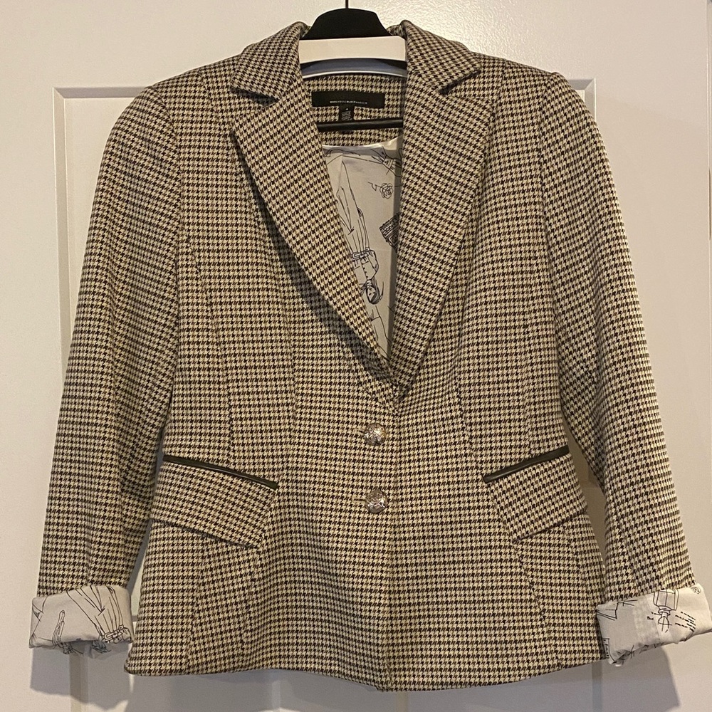 Beautiful WHBM fitted blazer with contrasting material on cuffs. Like new.